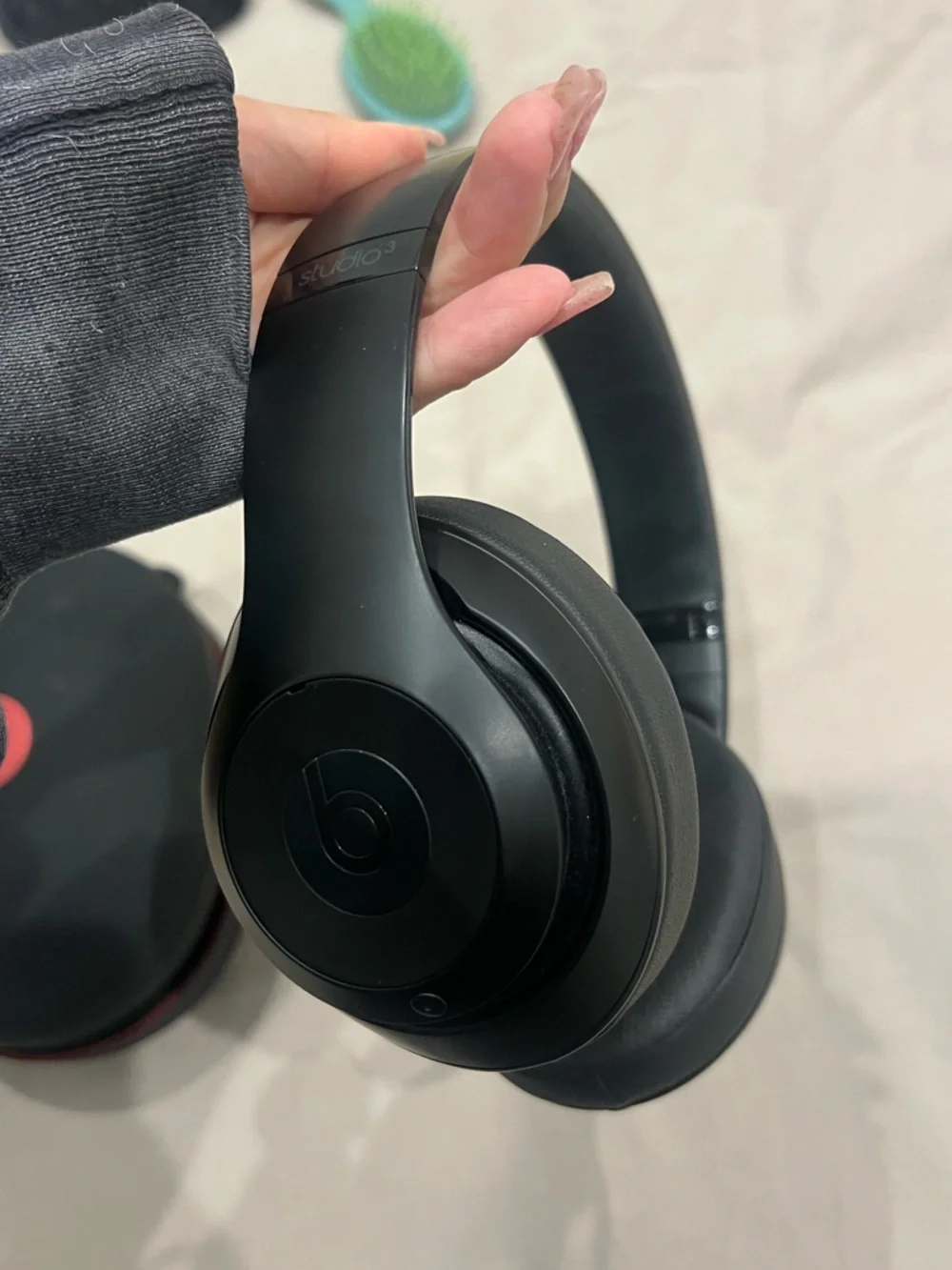 Beats Studio3 Wireless Noise Cancelling Headphones - Picture 5 of 10